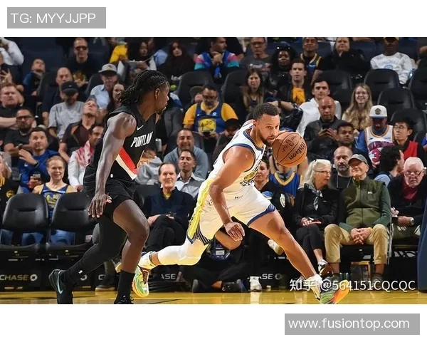 开拓者队在激烈对抗中击败勇士队，展现卓越实力