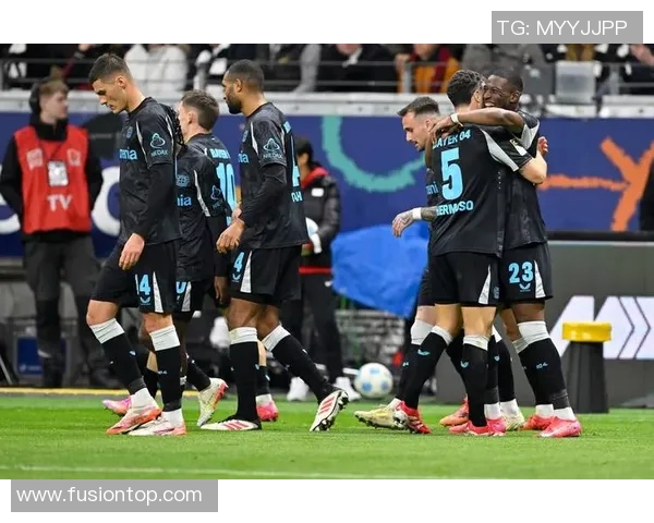 法兰克福主场胜利，坚守积分榜前列位置